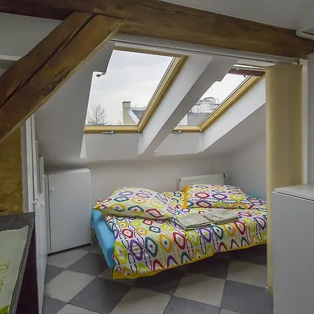 Δωμάτια σε οικογενειακή κατοικία Attic Place *