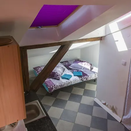 Kwatera prywatna Attic Place *