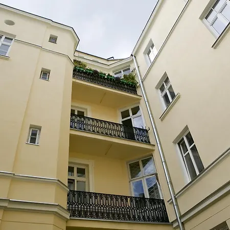 Attic Place Varsó